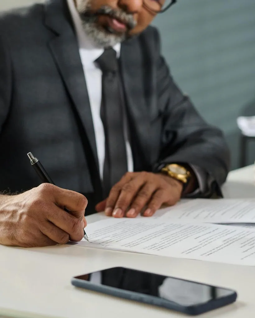 Business law solicitors helping London SMEs with contracts, disputes, compliance & growth strategies. Call 0207 476 5500.